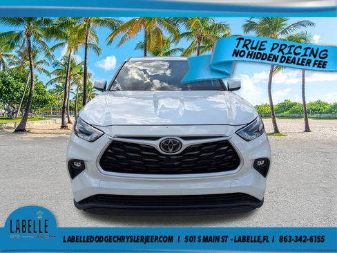 Used 2022 Toyota Highlander LE FWD image 9
