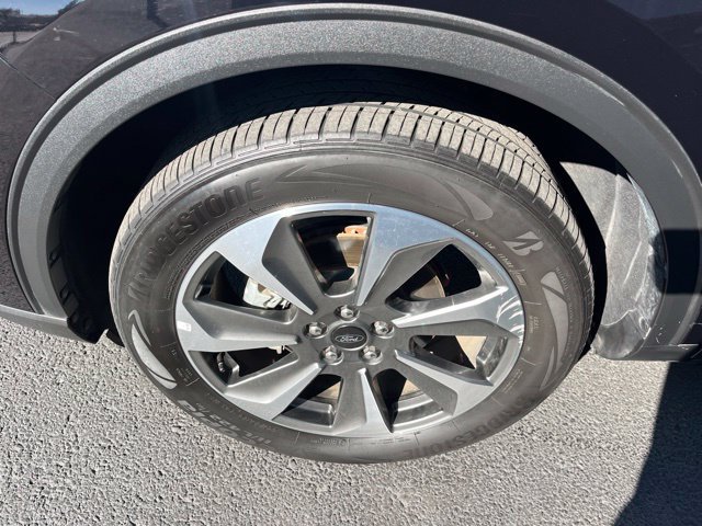 Used 2025 Ford Escape Platinum AWD/4WD image 25