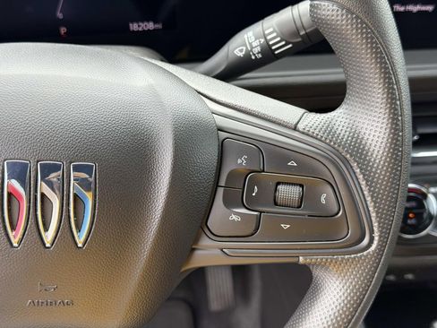 Certified 2025 Buick Envista Preferred FWD image 24