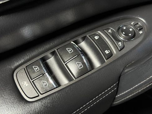 Used 2015 INFINITI QX80 2WD w/ Deluxe Technology Package image 31