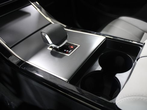 Used 2024 Land Rover Range Rover Evoque Dynamic SE image 15