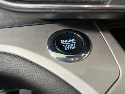 Used 2023 Ford Explorer XLT w/ Equipment Group 202A AWD/4WD image 17