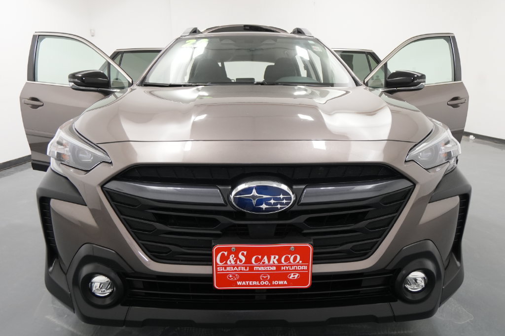 Used 2024 Subaru Outback Premium AWD/4WD image 29