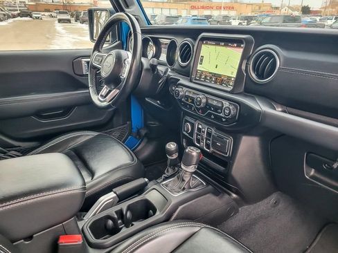 Used 2022 Jeep Wrangler Unlimited Sahara w/ Cold Weather Group AWD/4WD image 22