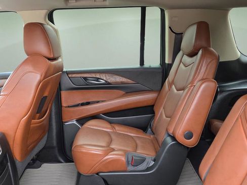 Used 2019 Cadillac Escalade ESV Premium Luxury image 15