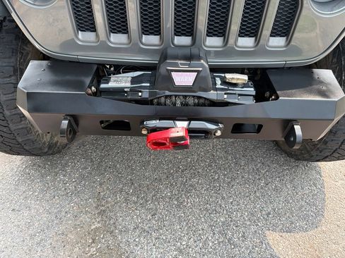 Used 2020 Jeep Wrangler Unlimited Rubicon w/ LED Lighting Group AWD/4WD image 3