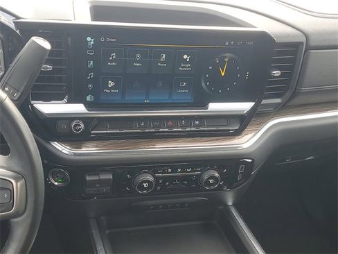 Used 2024 Chevrolet Silverado 2500 LT w/ Convenience Package image 14