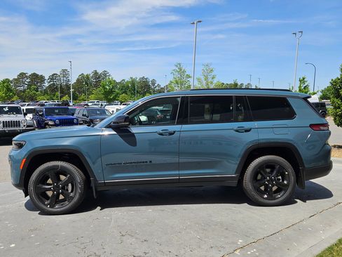 New 2026 Jeep Grand Cherokee L Limited AWD/4WD image 4
