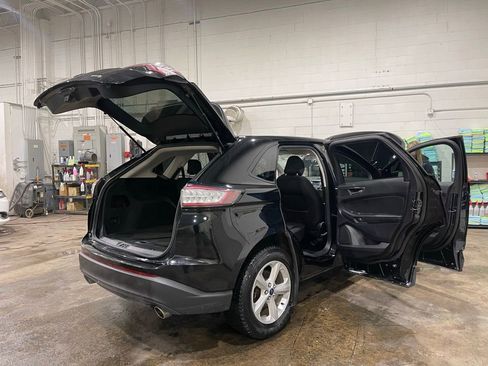 Used 2018 Ford Edge SE image 21