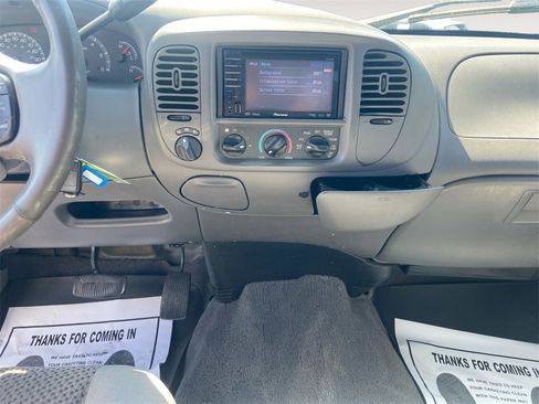 Used 2003 Ford F150 XLT image 11