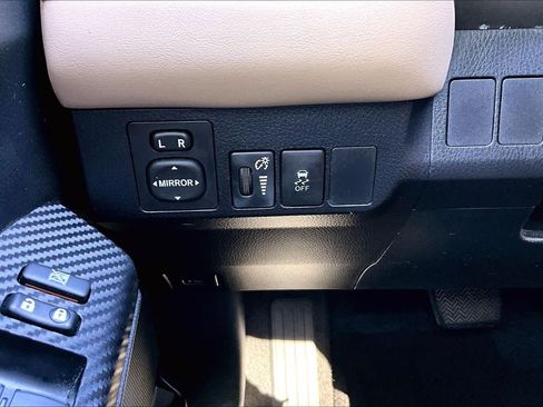 Used 2015 Toyota RAV4 XLE image 33