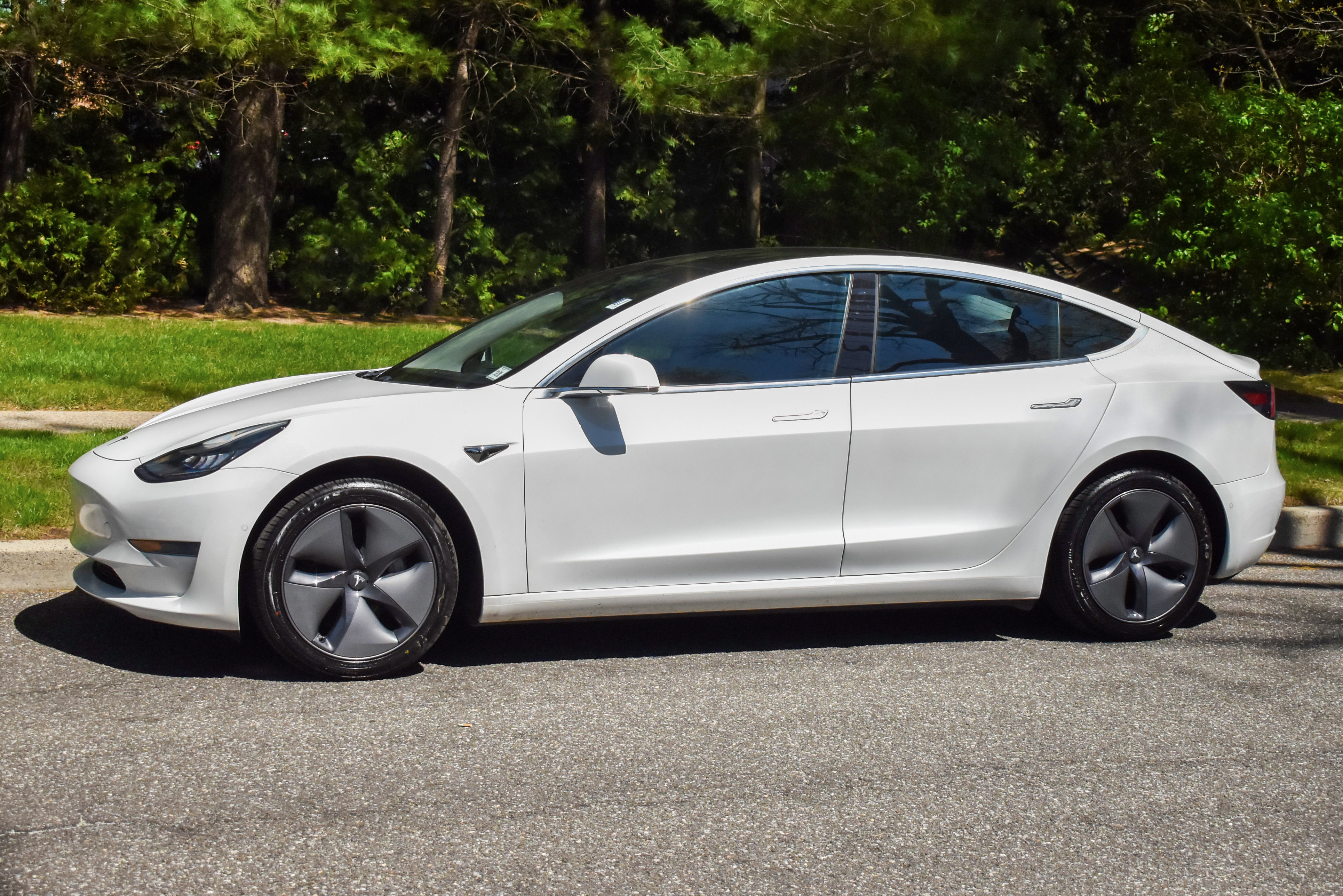 Used 2020 Tesla Model 3 Standard Range RWD image 4
