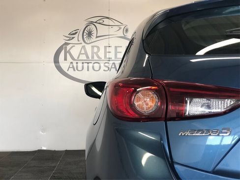Used 2018 MAZDA MAZDA3 Touring FWD image 21
