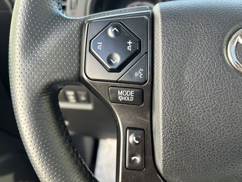 Certified 2022 Toyota 4Runner TRD Off-Road Premium w/ Moonroof Package AWD/4WD image 24