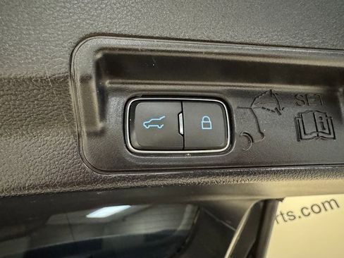 Used 2021 Ford Explorer XLT w/ Equipment Group 202A image 25