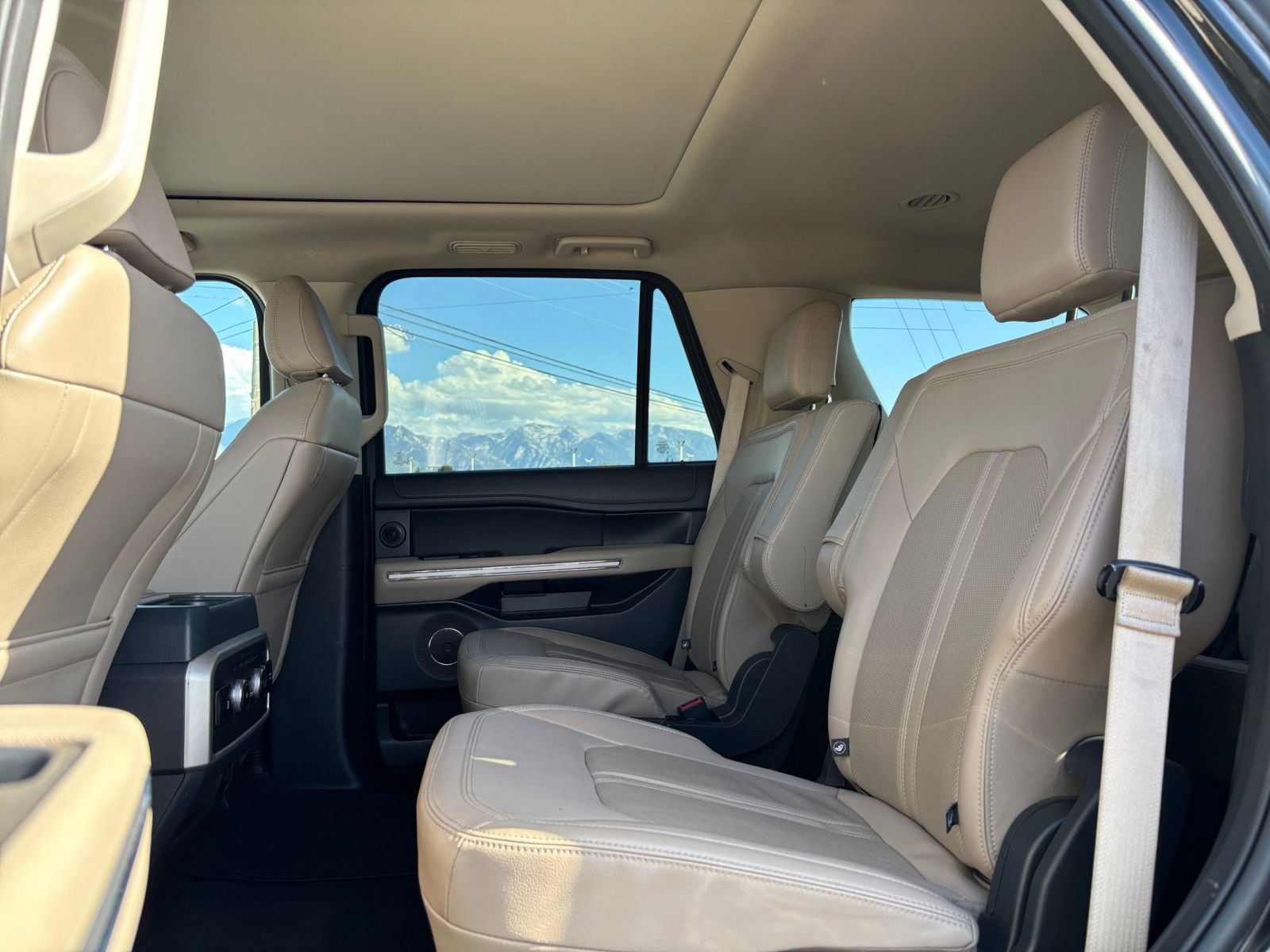 Used 2024 Ford Expedition Limited AWD/4WD image 28