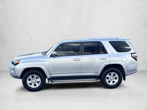 Used 2018 Toyota 4Runner SR5 Premium image 8