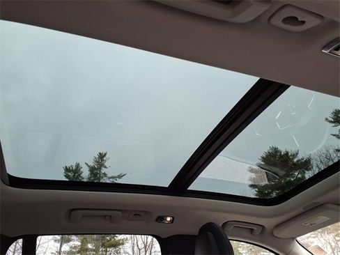 Used 2018 Volvo XC90 T6 Momentum w/ Convenience Package image 8