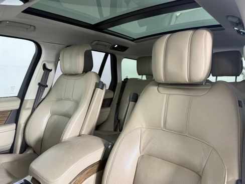 Used 2019 Land Rover Range Rover HSE AWD/4WD image 6