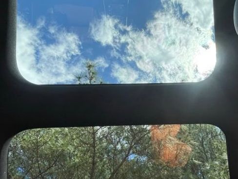 Used 2021 Mercedes-Benz GLB 250 4MATIC w/ AMG Line image 24