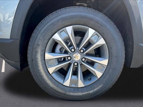 New 2027 Chevrolet Equinox LT w/ Convenience Package II FWD image 15