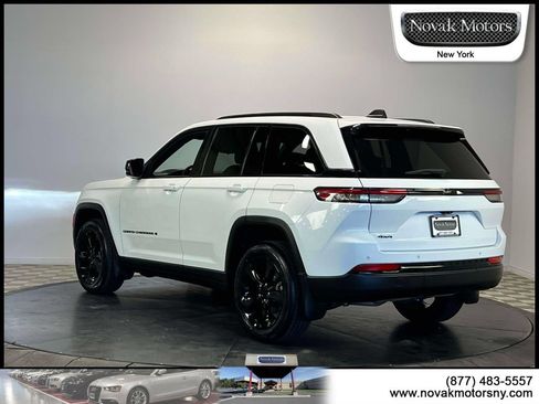 Used 2023 Jeep Grand Cherokee Altitude AWD/4WD image 6