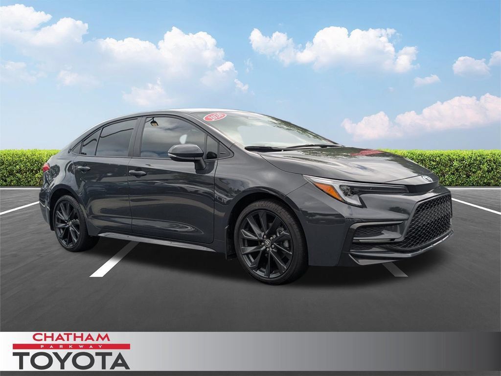 Used 2026 Toyota Corolla SE FWD image 1