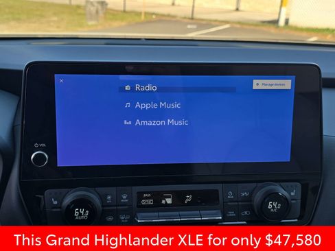 Used 2025 Toyota Grand Highlander AWD image 31