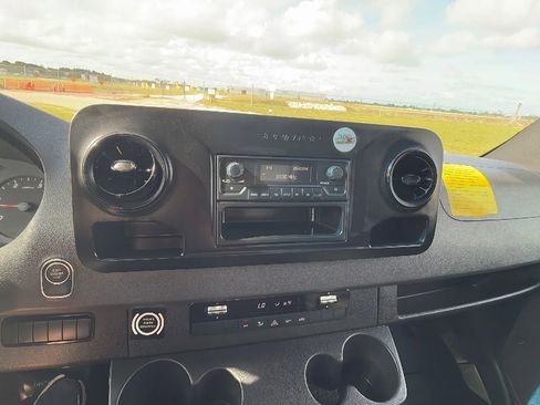 Used 2019 Mercedes-Benz Sprinter 144 image 20