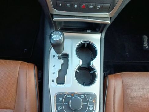 Used 2012 Jeep Grand Cherokee Overland AWD/4WD image 3