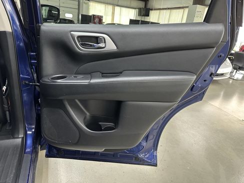 Used 2020 Nissan Pathfinder SL image 16