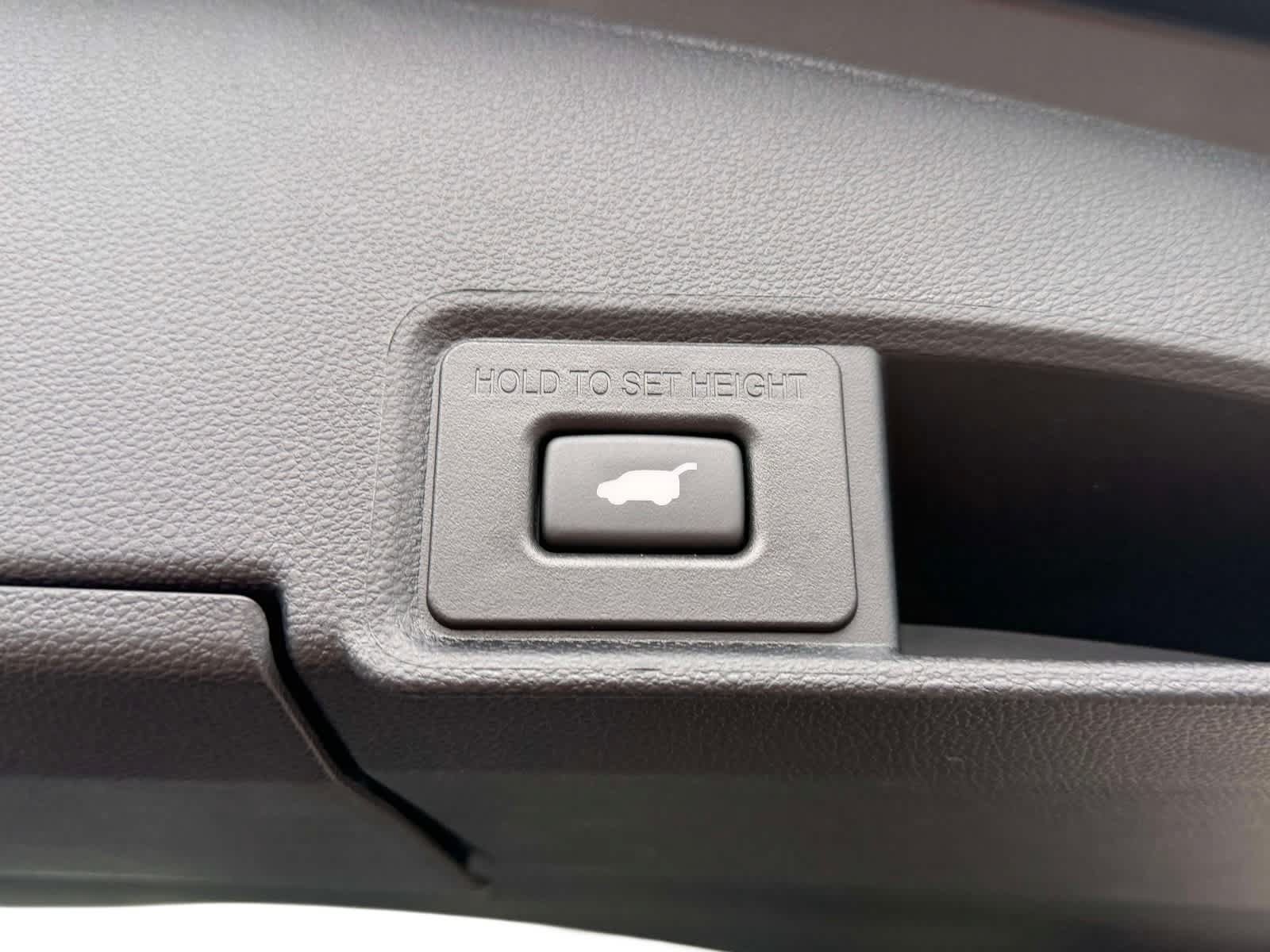 Used 2025 Acura RDX SH-AWD image 9