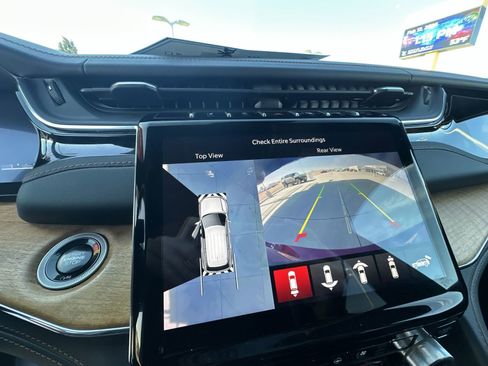 Used 2024 Jeep Grand Cherokee L Summit image 15