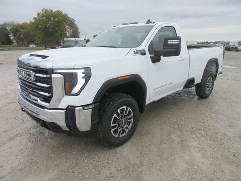 New 2026 GMC Sierra 2500 SLE image 11