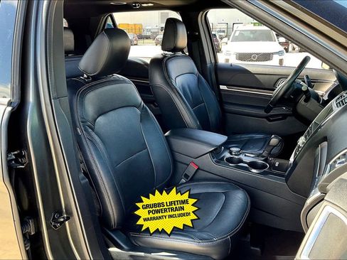 Used 2019 Ford Explorer Limited w/ Ford Safe & Smart Package image 10