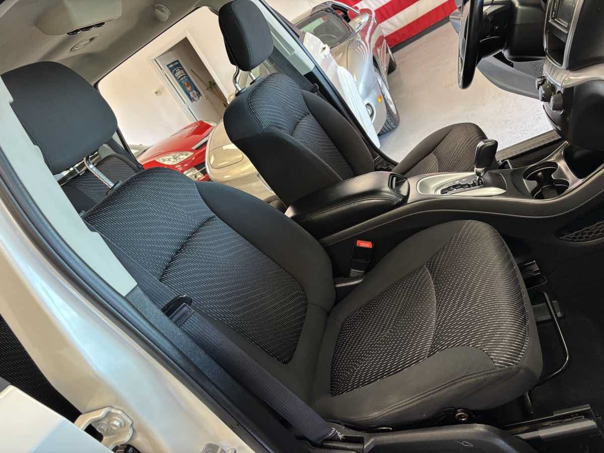Used 2016 Dodge Journey SE w/ Flexible Seating Group FWD image 20
