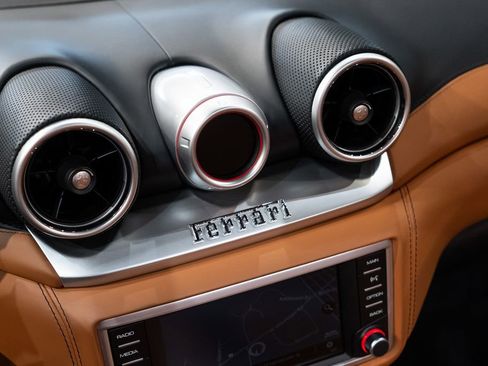 Certified 2017 Ferrari California T RWD image 32