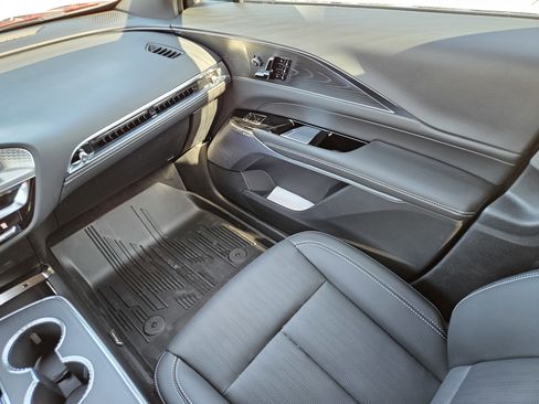 New 2025 Cadillac Lyriq Sport w/ LPO, Floor Liner Package RWD image 17
