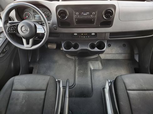 Used 2023 Mercedes-Benz Sprinter 2500 image 26