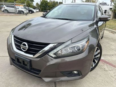Used 2017 Nissan Altima 2.5 SL w/ 2.5 Technology Package