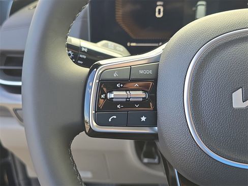 New 2026 Kia Carnival image 30