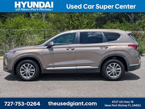 Used 2020 Hyundai Santa Fe SE w/ Cargo Package FWD image 2