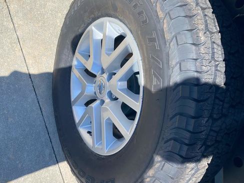 Used 2018 Nissan Frontier SV AWD/4WD image 13