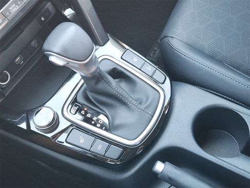 Certified 2024 Kia Seltos EX image 18