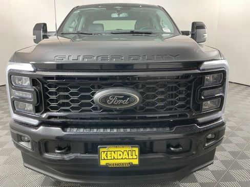 Used 2025 Ford F350 Lariat w/ Black Appearance Package image 2