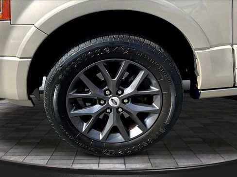 Used 2017 Ford Expedition Limited w/ Equipment Group 301A RWD image 37