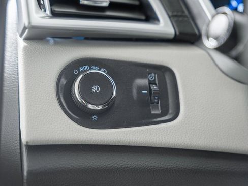 Used 2015 Cadillac SRX Premium image 43