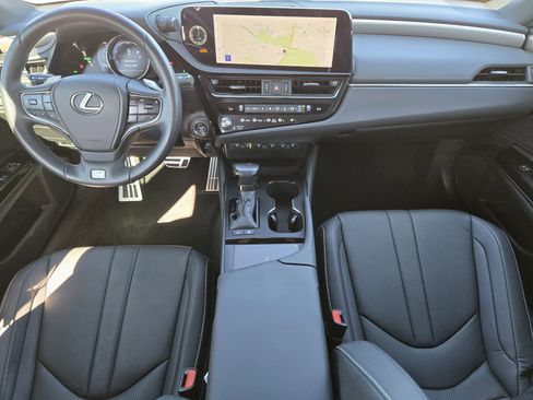 Used 2024 Lexus ES 300h F Sport image 25