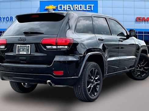 Used 2022 Jeep Grand Cherokee Laredo X AWD/4WD image 5