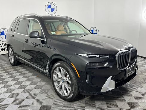 Certified 2024 BMW X7 xDrive40i w/ Premium Package image 1